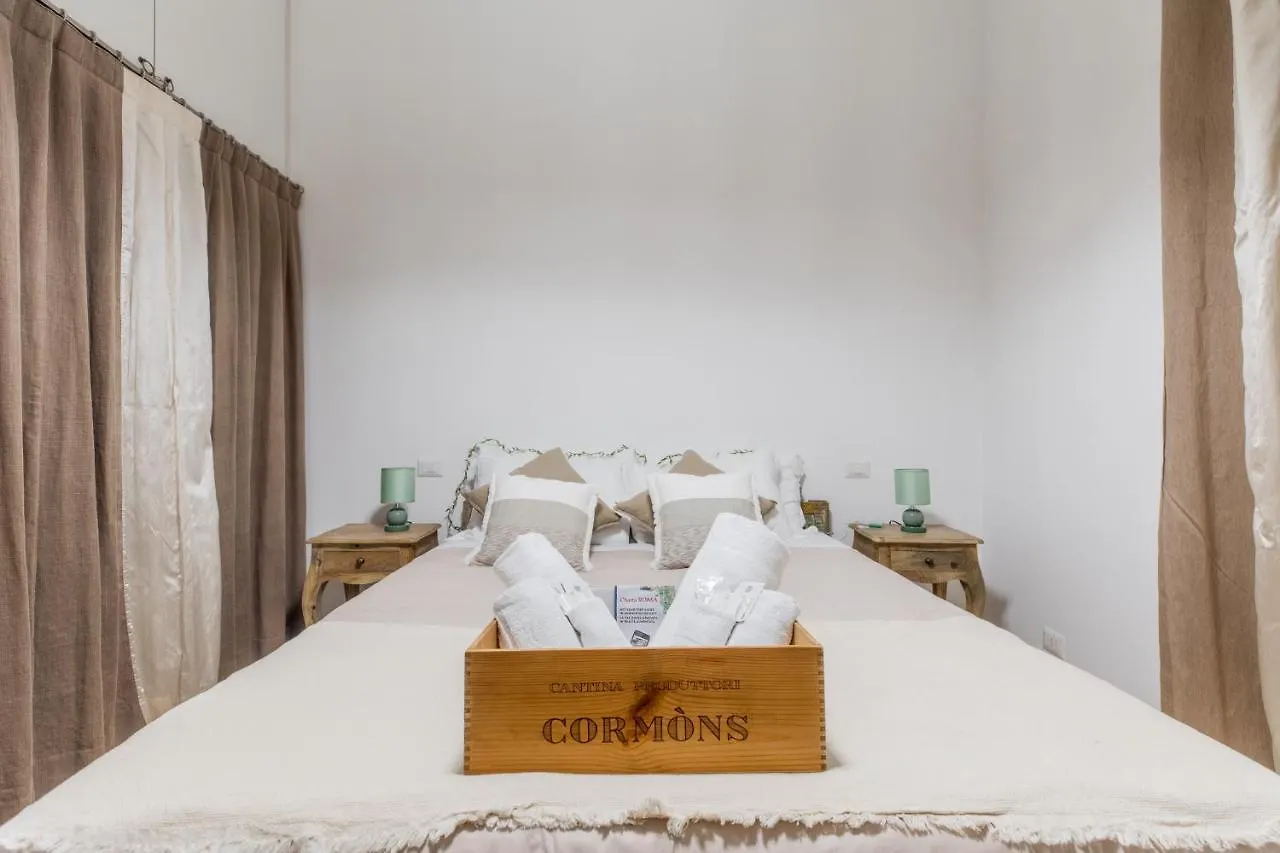 Domus Paganica Charming Apartment Rome